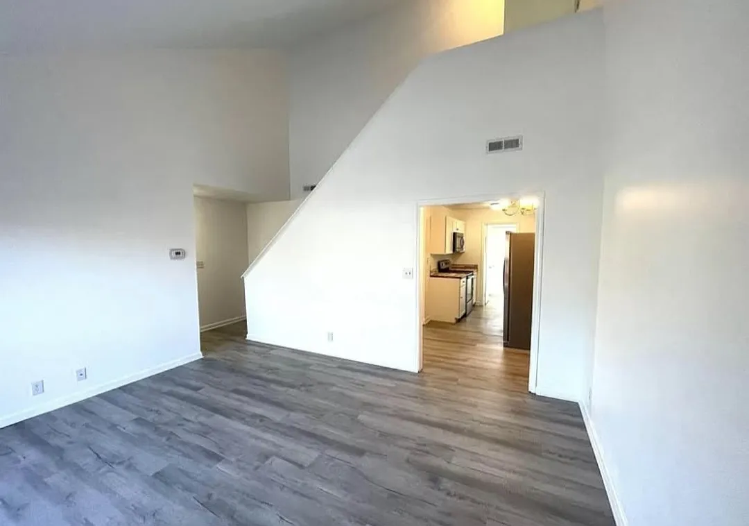 2 bed, 912 sqft, $1,475 — Photo 2