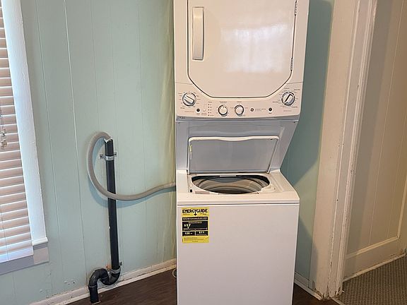 4th image of 305 Allen Ln SE #305