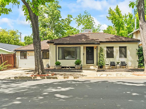 2nd image of 121 Carmel Ave