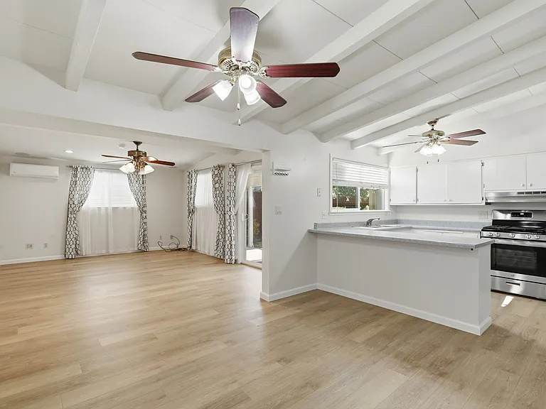 1265 Prescott Ave — Photo 4