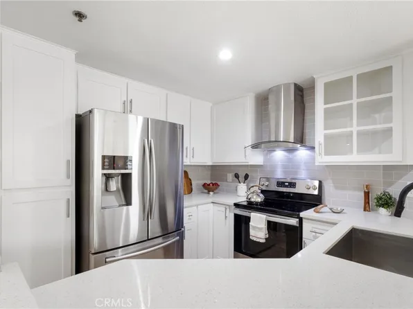 680 Camino De La Reina APT 2105, San Diego, CA 92108