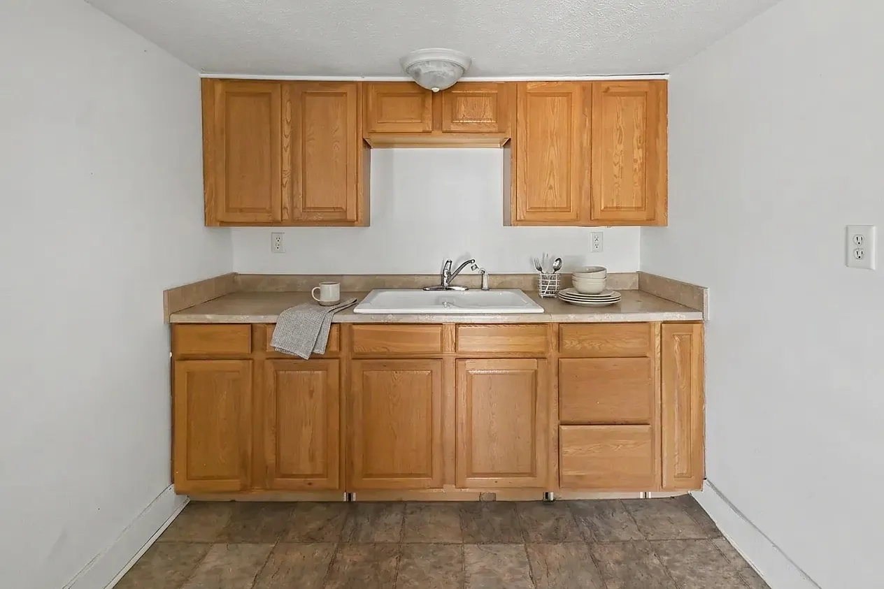 2 bed, 1920 sqft, $1,250 — Photo 4