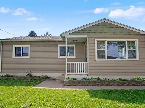 820 Dena St, Waterloo, IA 50702