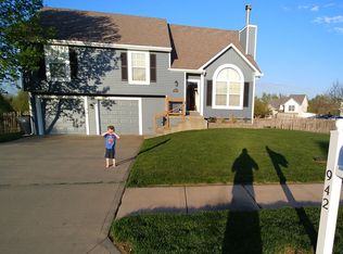 942 N Walnut St, Olathe, KS 66061