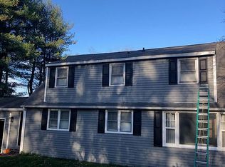 12 Wintonbury Rd, Simsbury, CT 06070