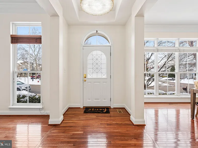 22839 Vickery Park Dr — Photo 2