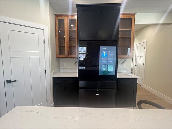 2nd image of 107 Willow Village Dr