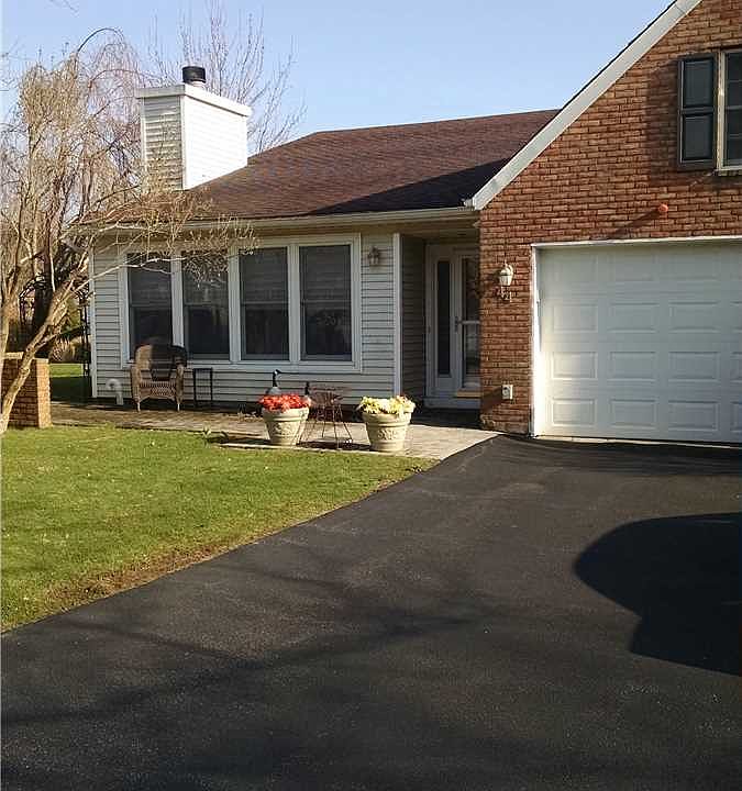 1st image of 44 Standish Dr