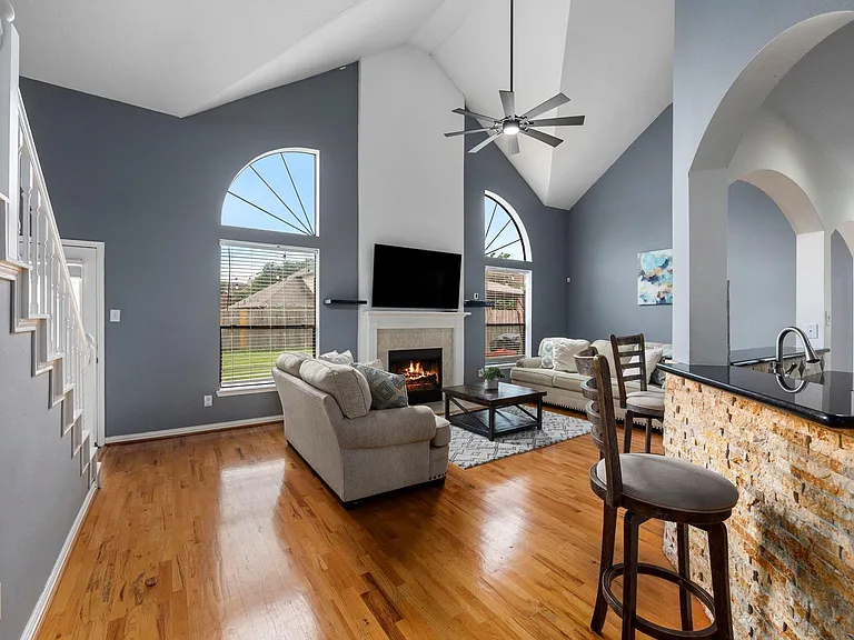 16315 Scotch Hollow Ln — Photo 7