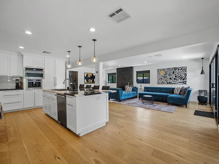 16453 Lassen St — Photo 19