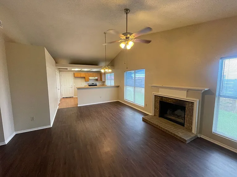 7614 Cousteau Dr — Photo 2