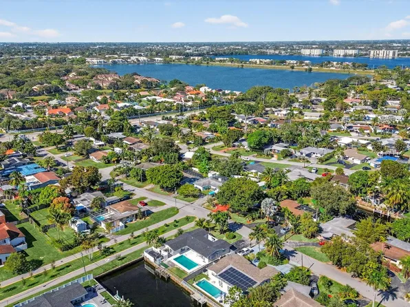 1940 NW 32nd St, Oakland Park, FL 33309