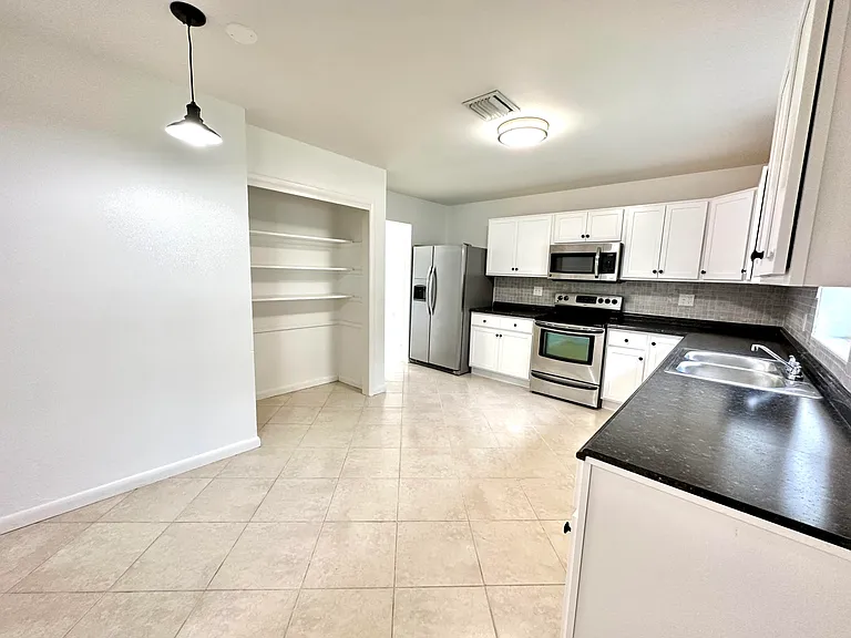 10134 Plant Dr — Photo 11