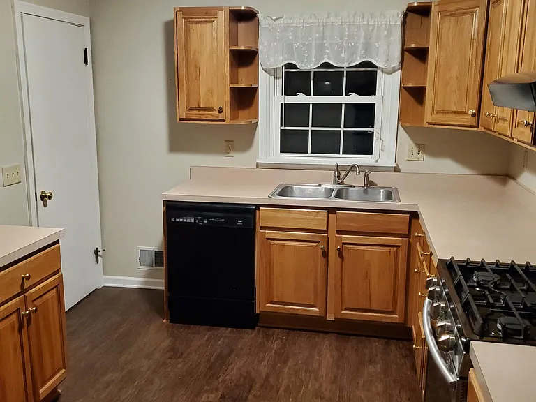 215 N Hulett Ave — Photo 5