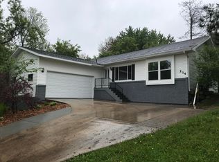 214 Serenity Ct, Johnson Creek, WI 53038