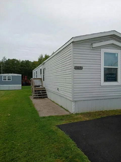 3 bed, 924 sqft, $1,650 — Photo 1