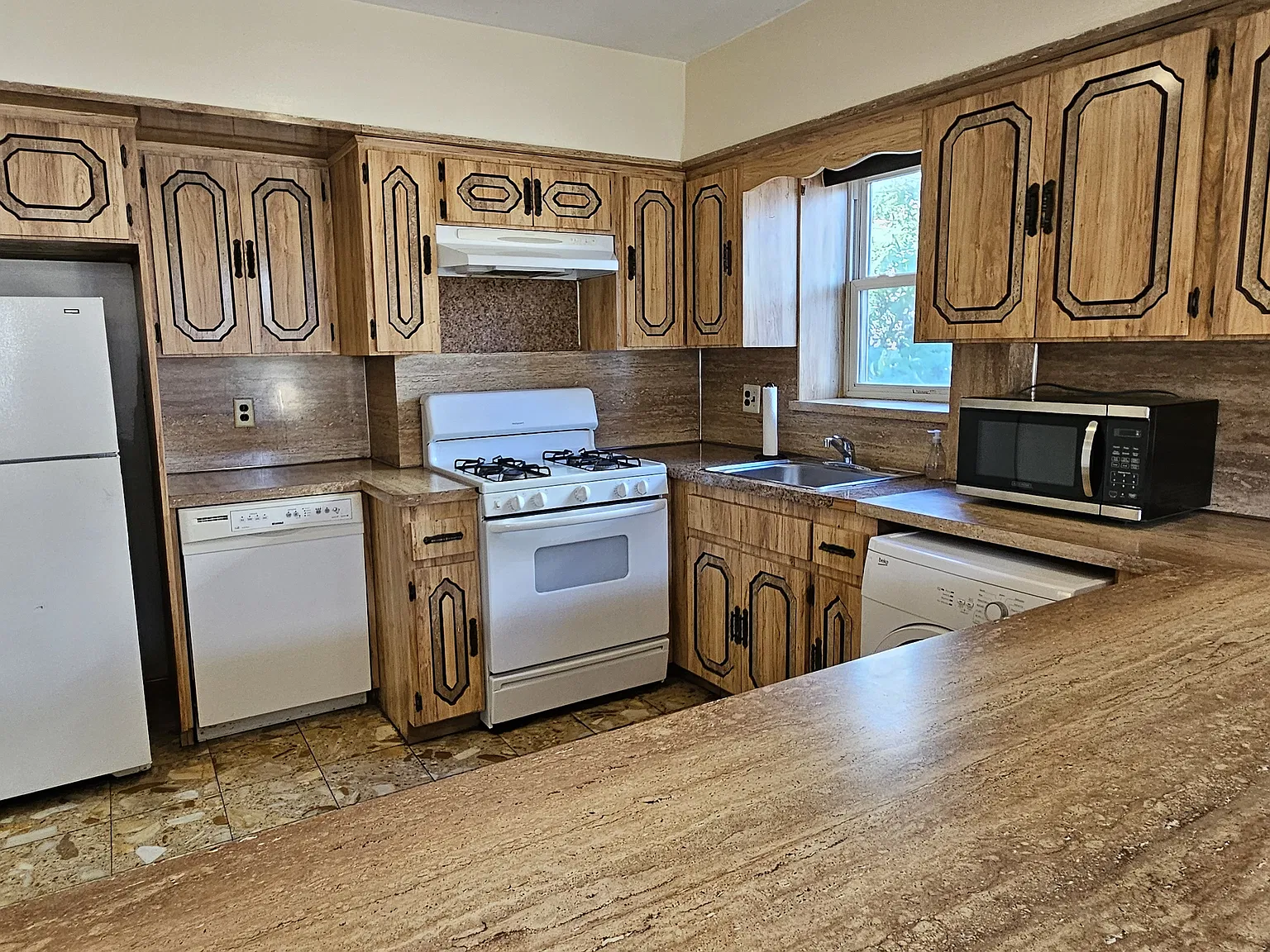1200 Bloomfield Street — Photo 4