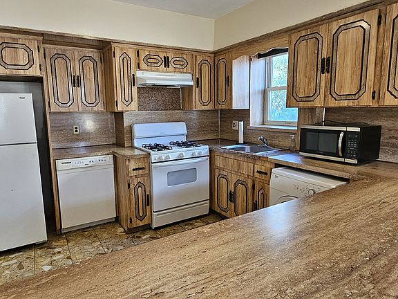 4th image of 1200 Bloomfield St #4