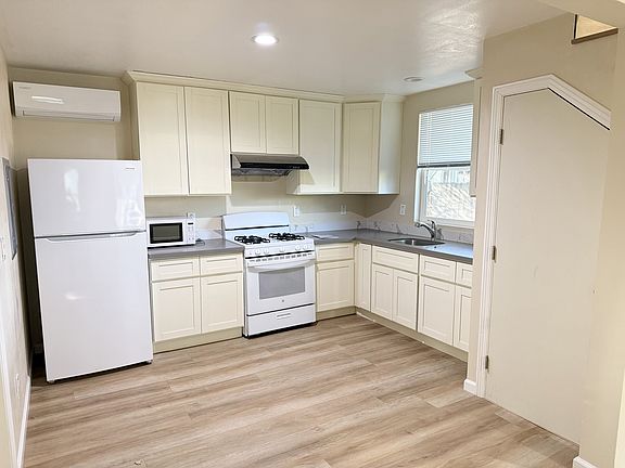 2nd image of 21075 Greenleaf Dr