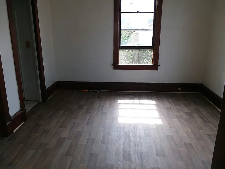 319 N 4th St — Photo 5