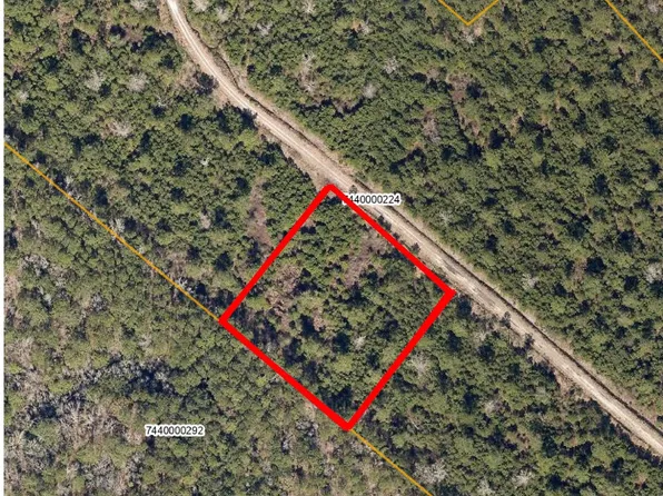 5 Broad Bay Rd, Mc Clellanville, SC 29458