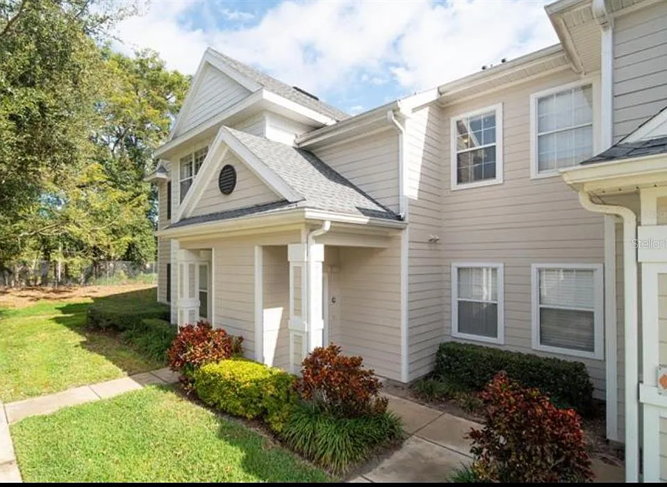 1300 Eastern Pecan Pl #208
