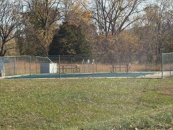 3rd image of 120 Oakcrest Cir #122
