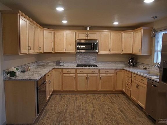 5th image of 1444 NW Canyon Dr