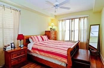 5th image of 2028 N Burling St APT 309