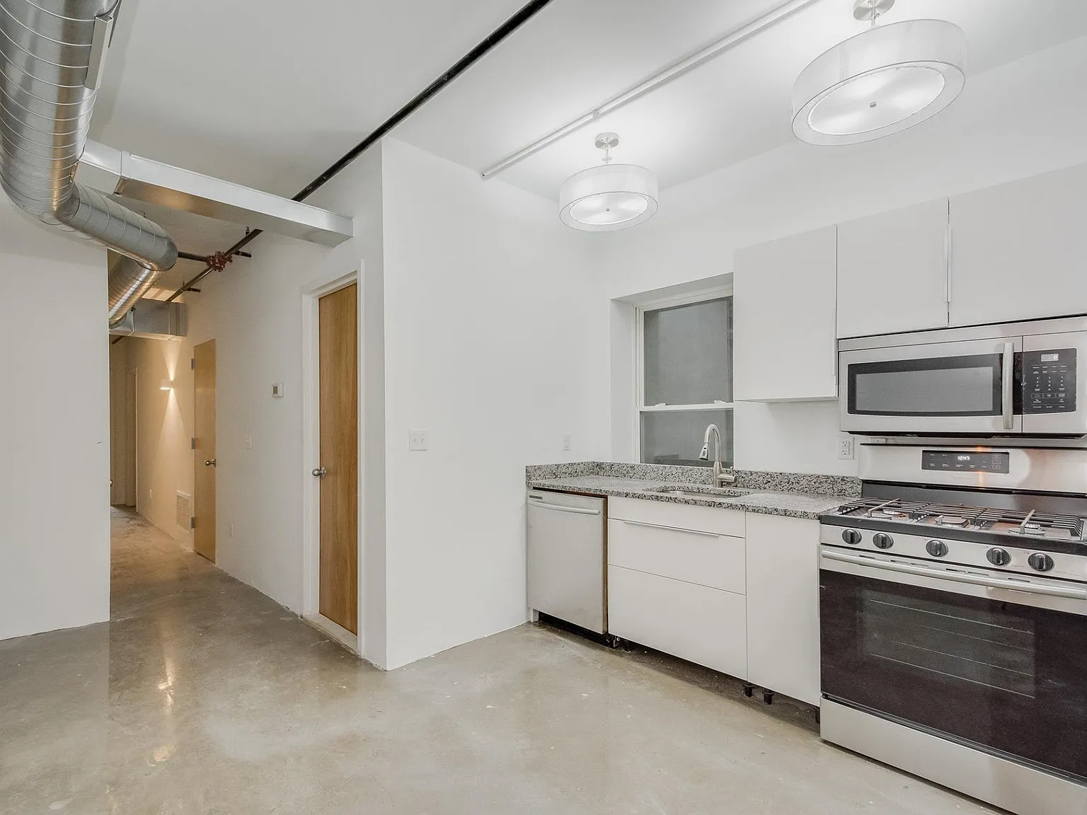 289 Asylum St — Photo 3