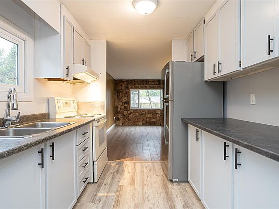 3rd image of 161 Horne Lake Rd #2