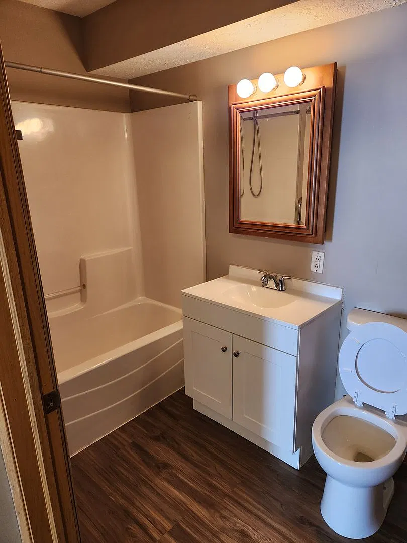 40 Bridgewater Ct — Photo 3