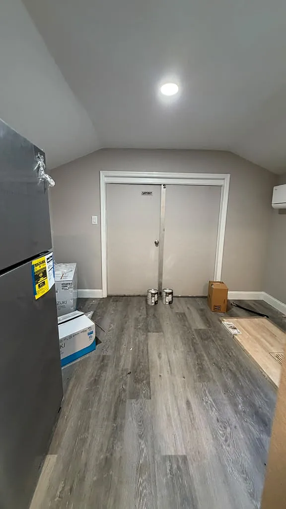 Studio, $750 — Photo 1
