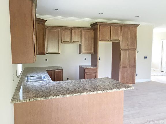 5th image of 7793 Yorkshire Dr