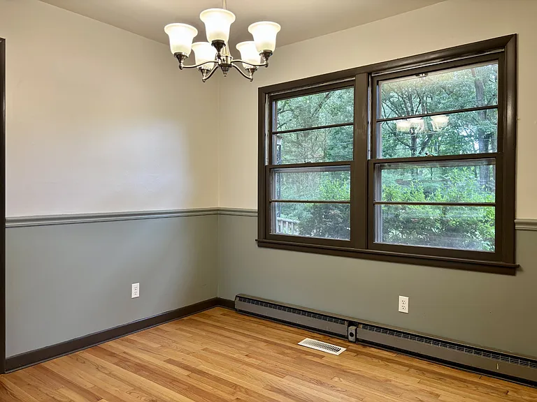 302 Hampton Rd — Photo 4