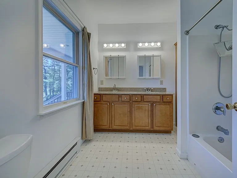 756 Lakehurst Rd — Photo 12
