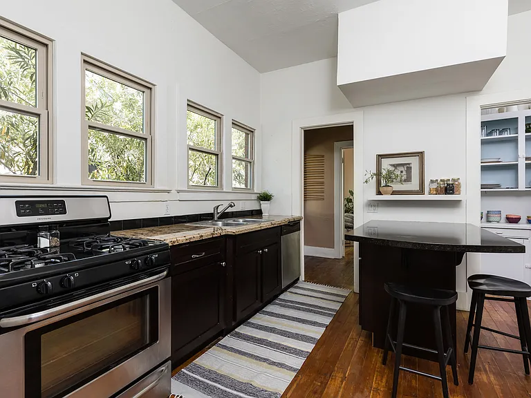 1309 W Monroe St — Photo 10
