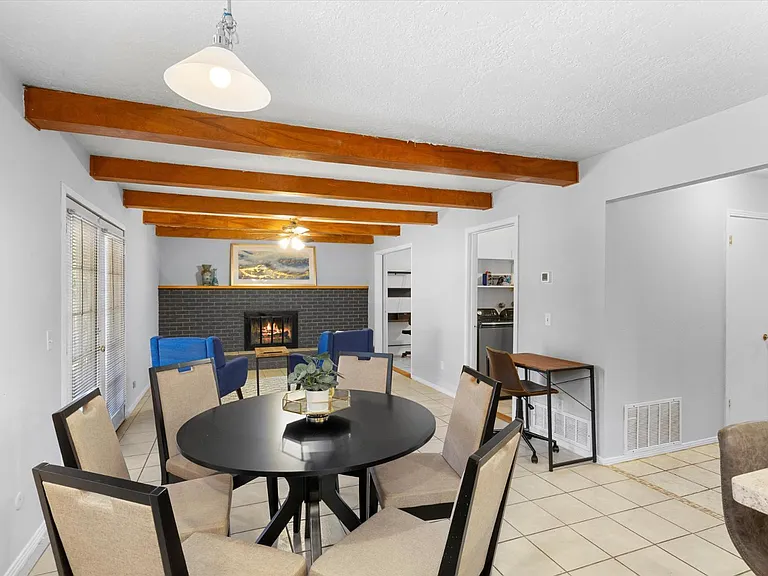 10217 Santa Paula Ave NE — Photo 24