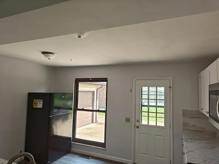 2210 Wedgwood Dr W — Photo 3