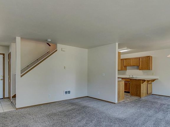 4th image of 16922 15th Ave E