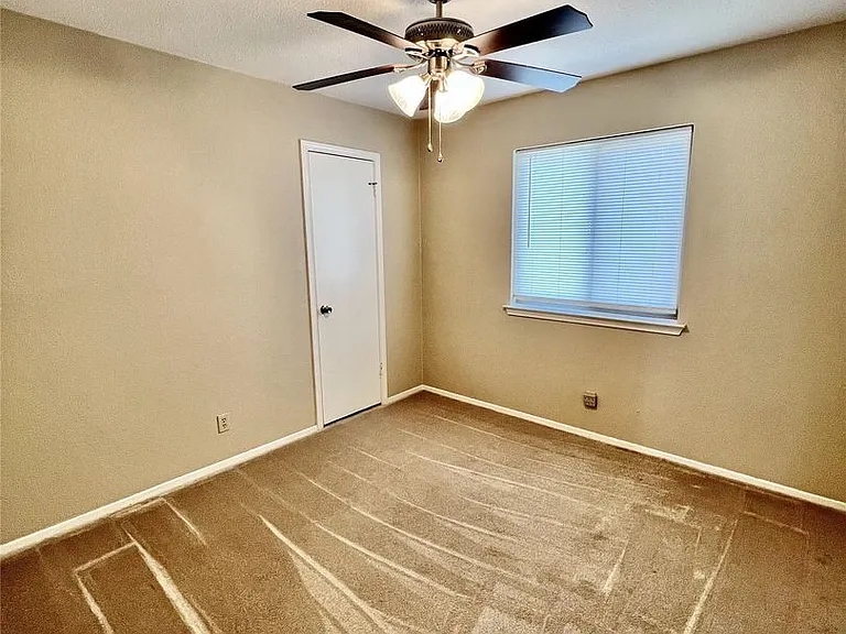 1101 Forest Oaks Path — Photo 14