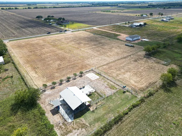 1023 Williams Rd, East Bernard, TX 77435