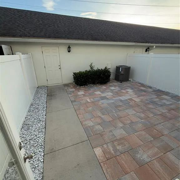 15537 Honeybell Dr — Photo 22
