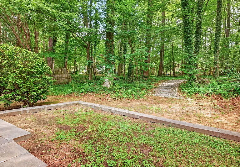 1526 Dirkson Ct — Photo 6