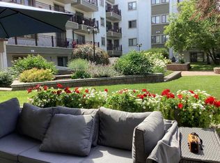 723 W 57th Ave SW #102, Calgary, AB T2V 4Z3