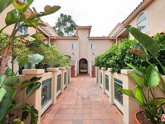 2nd image of 1515 N Fairfax Ave APT 9