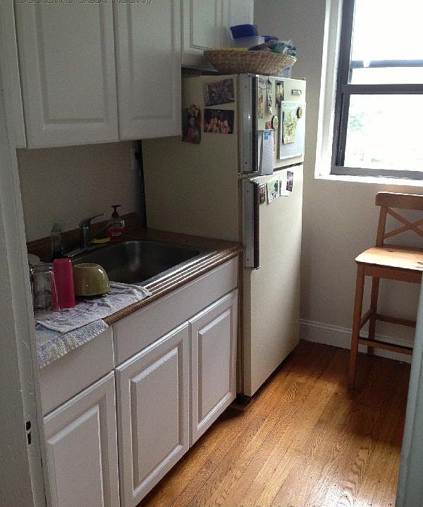 2nd image of 30 Saint Lukes Rd #16