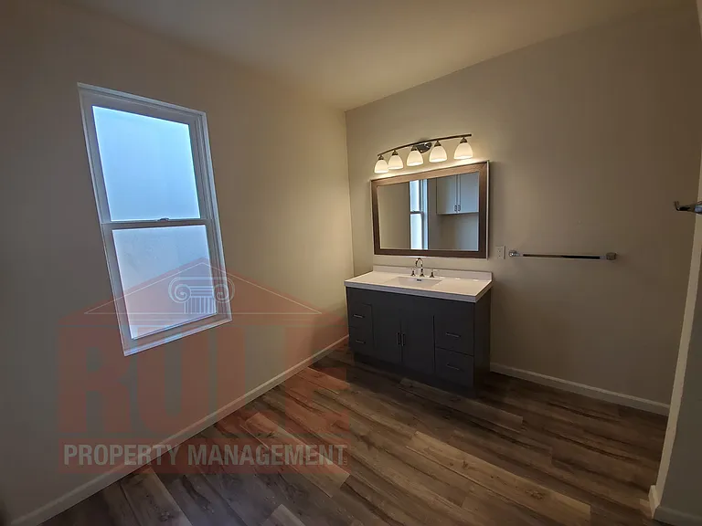 715 Chicago St — Photo 6