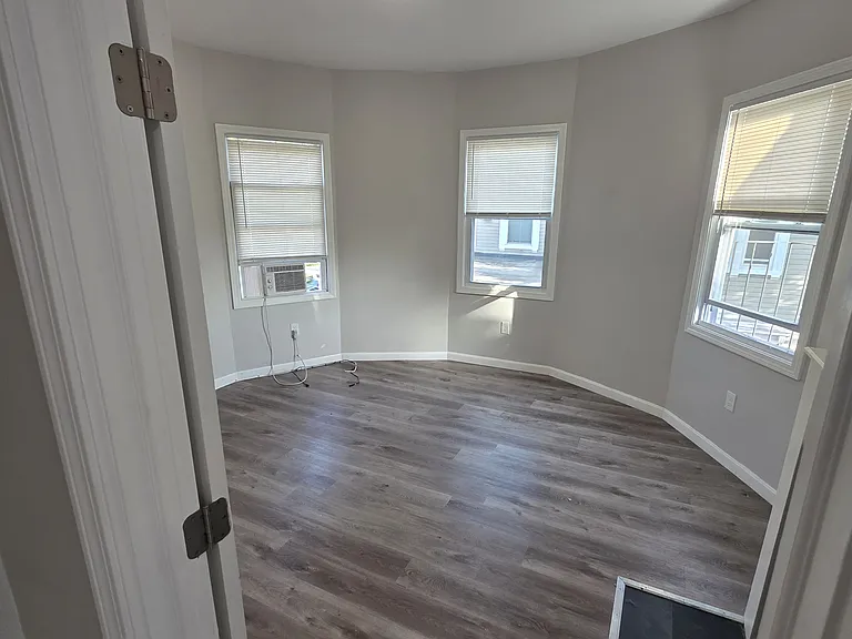 93 Summit St #6 — Photo 7