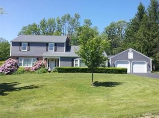 5 Apple Hill Rd, Sturbridge, MA 01566